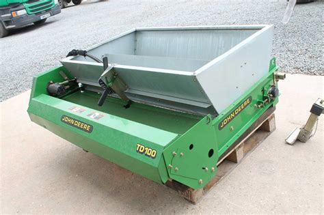 john deere top dresser